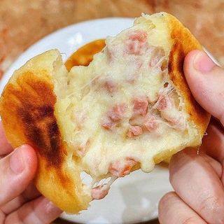BÁNH XẾP HÀN NHÂN PHOMAI NGÔ - BÁNH HOTTEOK PHÔ MAI XÚC XÍCH GÓI 360G, kho chuyên sỉ giá tốt