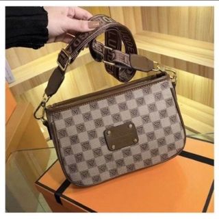 TÚI XÁCH ĐEO VAI ĐEO CHÉO BẢN GIỚI HẠN YVY77- TRIỆU VY STORE