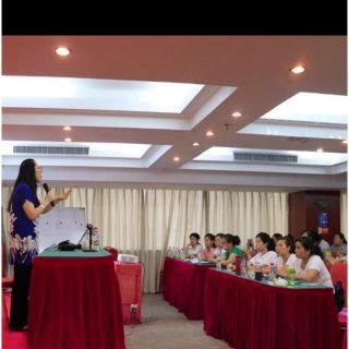 Khăn vải trải bàn thời trang Nhã Sơn: Làm bàn họp, hội nghị, bàn giáo viên, bàn tiệc, chụp sản phẩm
