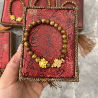 Vòng trầm hương