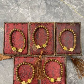 Vòng trầm hương