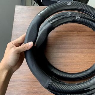 Bọc vô lăng carbon có logo theo hãng xe