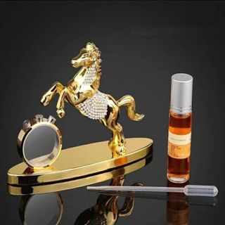 Tượng ngựa vàng đính đá Pha lê trang trí bàn làm việc - taplo ô tô.