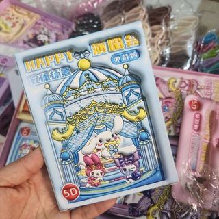 KHAY 24 HỘP STICKER 5D HOẠT HÌNH GẤU KORUMI HỘP MIX 4 MẪU