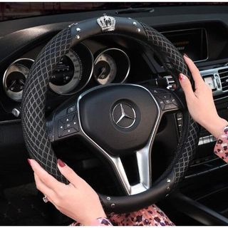Bọc vô lăng đính đá gắn Vương Miện Cao Cấp