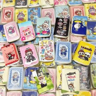 Ví đựng thẻ cầm tay Labubu