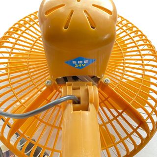 Quạt kẹp trên ô tô đường kính 28cm sử dụng điện 12V-24V