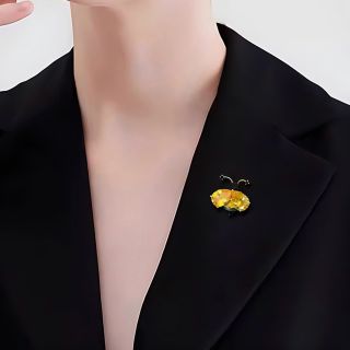 PIN CÀI ÁO HÌNH CHÚ ONG PHA LÊ ĐỎ XINH XẮN DÀNH CHO NAM NỮ - 1.5cm