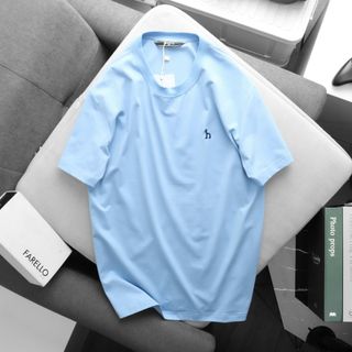 Áo thun cotton nam.  Vải Cotton 4 chiều cao cấp, mỏng nhẹ, đặc biệt ko nhăn, ko bạc màu.