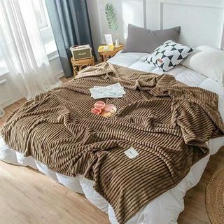 Chăn Kích Thước 2m x 2m3, 1kg/c (Bao 100 Cái)
