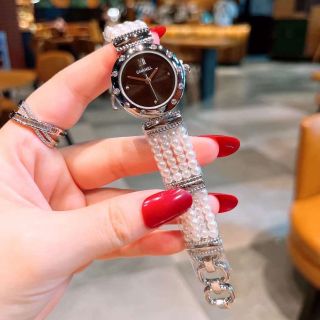 Đồng hồ Scottiesssc lắc ngọc