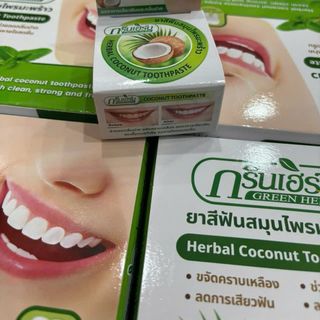 Kem tẩy trắng răng dừa Green Herb Thái Lan