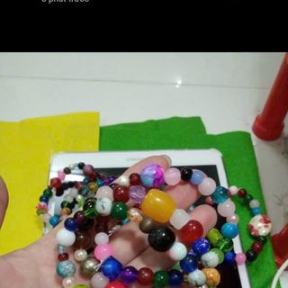 Chuỗi đeo tay phong thủy nhiều màu sắc trẻ trung
