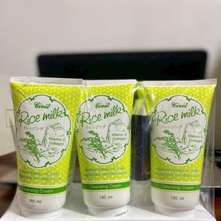 Sữa rửa mặt thái