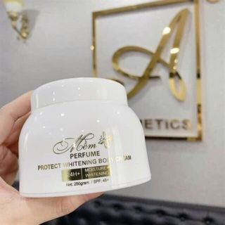 Kem Body Mềm MOISTURE WHITENIG (Thùng 72 Hộp) giá sỉ