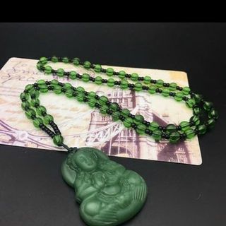 Dây chuyền phong thủy có màu đen và xanh