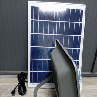 Đèn NLMT 300W bảo hành 2 năm