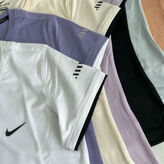 Áo thun nữ vải lỗ kim Phom chất chuẩn đẹp Size m.l.xl.xxl Ri 2222 Tách nửa ri được