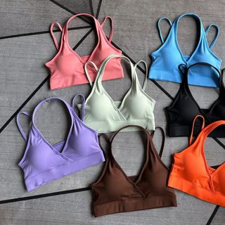Hàng mới về Bra dây yếm tôn V1 sexy Thiết kế có bo chun ôm ngực tốt Chất thun poly co giãn . Có khe nhét mút , vải dày dặn S M L