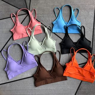 Hàng mới về Bra dây yếm tôn V1 sexy Thiết kế có bo chun ôm ngực tốt Chất thun poly co giãn . Có khe nhét mút , vải dày dặn S M L