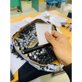 Bút bi kéo giấy hot trend