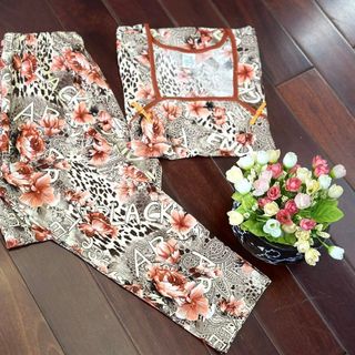 Đồ Bộ Tàu Cổ Vuông - Thun Lạnh Hàn Quốc: Phong Cách Thời Trang Năng Động