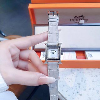 ĐỒNG HỒ NỮ CAO CẤP HEMES DÂY DA MẶT VIỀN ĐÁ NEW 6