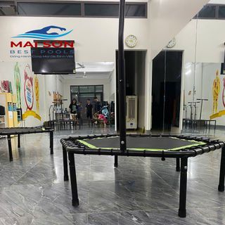Sàn Nhún Thể Thao Có Tay Cầm Mai Sơn