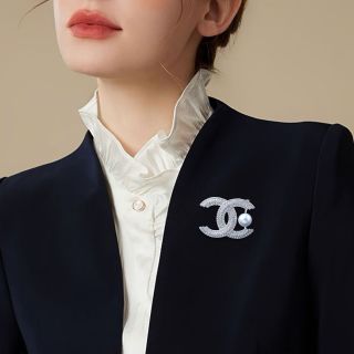 GHIM CÀI ÁO CHỮ X  DÁT ĐÁ +  NGỌC TRAI NHÂN TẠO THỜI TRANG DÀNH CHO NỮ - 5cm