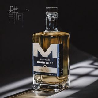 Chai thủy tinh vuôn cổ dài nắp cao su bọc nhôm màng co màu đen dung tích 500ml