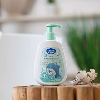 Dung dịch vệ sinh cho bé Sun & Moon cá heo Nga 265ml cho bé từ 0 tuổi