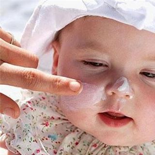 Kem dưỡng da chống nẻ ông già tuyết MOROZKO