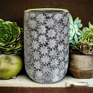 Chậu xi măng/ chậu đất nung hình họa tiết hoa cúc vintage
