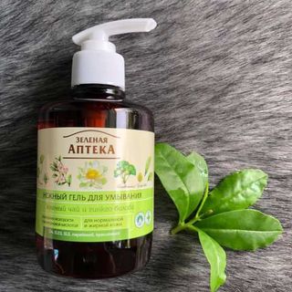 Gel rửa mặt Zelenaya Apteka chiết xuất Trà xanh và Lá bạch quả 270ml - Dành cho da thường & da dầu