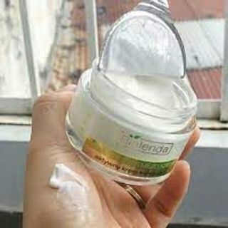 Kem dưỡng Bielenda xanh lá cho da dầu mụn