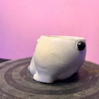 Chậu xi măng mini (gấu và cô bé) trồng sen đá, xương rồng...