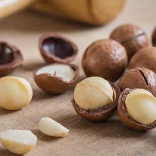 Hạt Macca Nứt Vỏ DakLak Loại 1 Thượng Hạng Trọng Lượng 500g Hạt Giòn, Bùi, Size To
