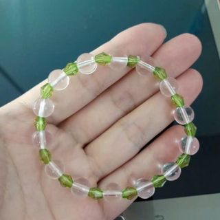Chuỗi đeo tay phong thủy trong suốt mix hạt màu xanh lá