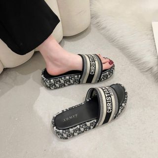 Dép đế bánh mì quai ngang DR