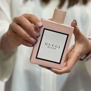 Nước Hoa GucciBloom Eau De Parfum Vaporisateur Natural Spray ( màu hồng)