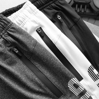 Short thun poly dày dặn mịn mát trơn láng, co giãn 4c, 3 túi khoá kéo. Size : m l xl 2xl / 2222/8c 4 màu / ri 32c