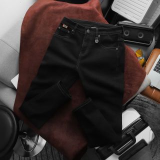 Short jean nam, Chất  Jean dày dặn có thun co giãn thoải mái.  Mền mịn.