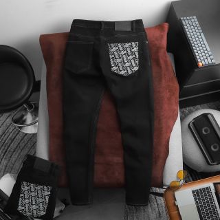 Short jean nam, Chất  Jean dày dặn có thun co giãn thoải mái.  Mền mịn.