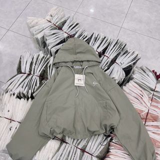 Áo khoác dù trượt nước mới về áo 2 lớp, nón 2 lớp.dáng lửng rộng.logo thêu nơ,có dây rút lai.