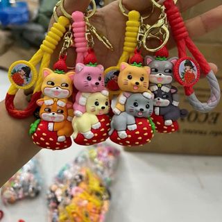 Móc khoá các hình nhân vật nỗi tiếng móc vàng lố 12 như trên