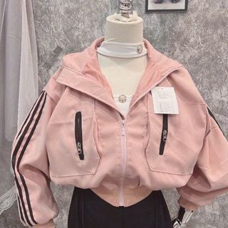 Áo khoác dáng lửng sọc tay và túi zip ngực chất da lộn 2 lớp, lót dù, freesize dưới 70kg