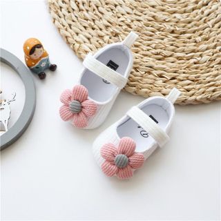 Giày búp bê bé gái tập đi Jasmine Baby đính hoa cúc mềm mại giá sỉ