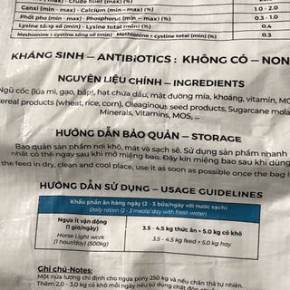 Thức ăn hỗn hợp cho ngựa giải trí