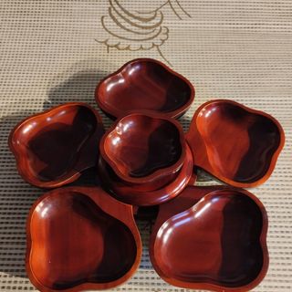 KHAY ĐỰNG BÁNH MỨT TẾT GỖ TRÀM HÌNH HOA MAI - TƯỜNG THUẬN
