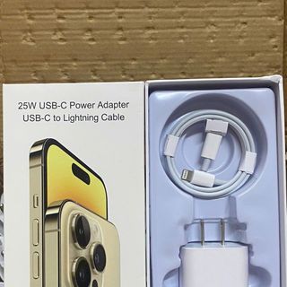 Bộ sạc nhanh 25W Hộp Vàng typc C to Lightning Áp dụng cho các dòng 14Promax trở lại